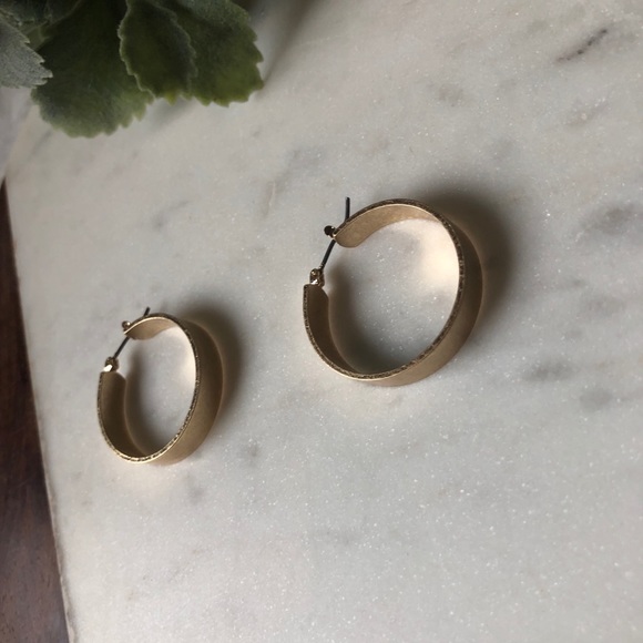 The Ava - The Vintage Hoop - Picture 3 of 8